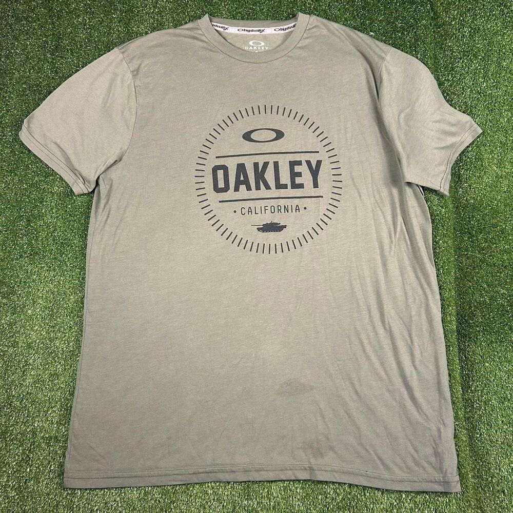Oakley Men's Khaki and Green T-shirt